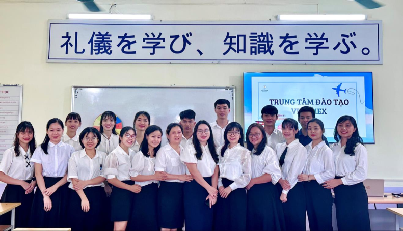 Hình ảnh : Đội ngũ giáo viên tại trung tâm